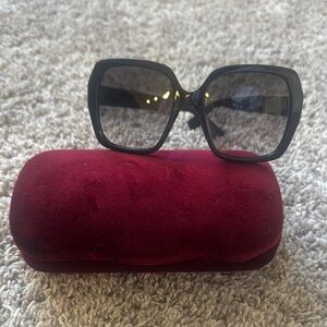 NWT Gucci Black Sunglasses